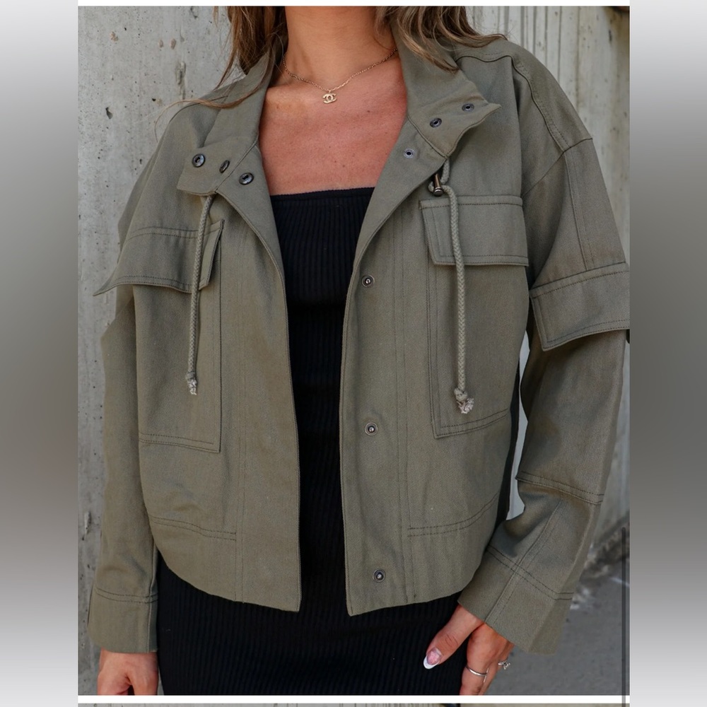 VICI Olive Utility Jacket ๐ค - Picture 6 of 9